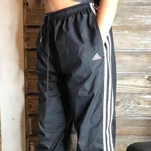 ADIDAS SWEATPANTS LIKE NEW (UNISEX) Classic style